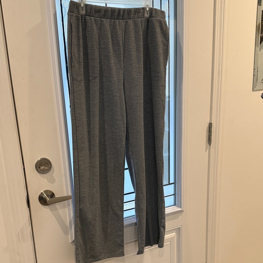 Splendid Gray Textured Pants